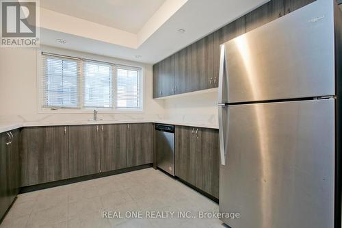 2706 Deputy Minister Path, Oshawa, ON - Indoor Photo Showing Kitchen With Stainless Steel Kitchen