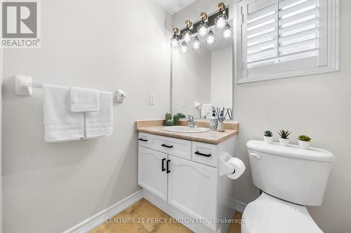 10 Colchester Street, Markham, ON - Indoor Photo Showing Bathroom