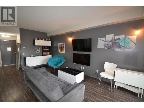 1290 St. Paul Street Unit# 505, Kelowna, BC - Indoor Photo Showing Living Room