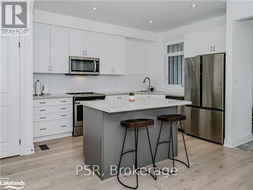 51 Rockmount Crescent, Gravenhurst (Muskoka (S)), ON - Indoor Photo Showing Kitchen With Upgraded Kitchen