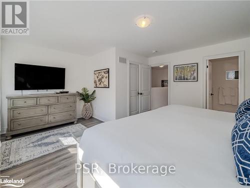 51 Rockmount Crescent, Gravenhurst (Muskoka (S)), ON - Indoor Photo Showing Bedroom