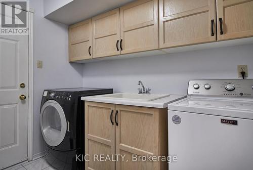 5 Hoyt Court, Whitby, ON - Indoor Photo Showing Laundry Room