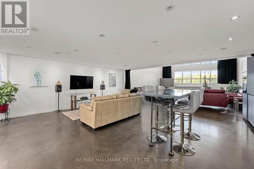 226 - 1173 Dundas Street E, Toronto, ON - Indoor Photo Showing Living Room