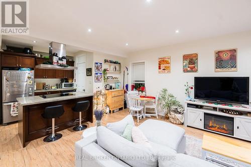 8 - 85 Beech Avenue, Toronto, ON - Indoor Photo Showing Living Room