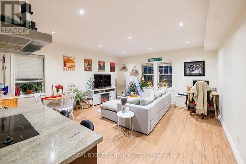 8 - 85 Beech Avenue, Toronto, ON - Indoor Photo Showing Living Room