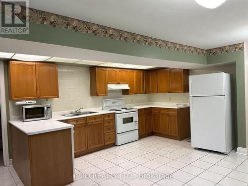 3897 19Th Avenue, Markham, ON - Indoor Photo Showing Kitchen With Double Sink