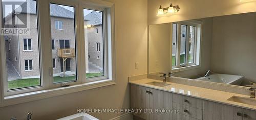 33 Plank Road, Bradford West Gwillimbury, ON - Indoor Photo Showing Bathroom