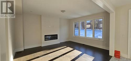 33 Plank Road, Bradford West Gwillimbury, ON - Indoor With Fireplace