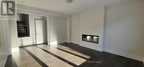 33 Plank Road, Bradford West Gwillimbury, ON - Indoor With Fireplace