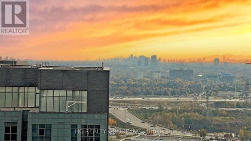 Lph09 - 95 Oneida Crescent, Richmond Hill, ON - Outdoor With View