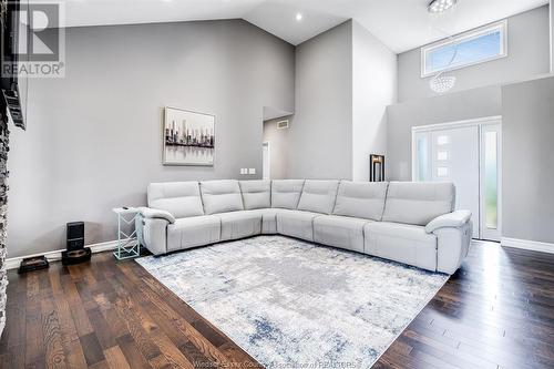 2125 Fox Run Road, Leamington, ON - Indoor Photo Showing Living Room