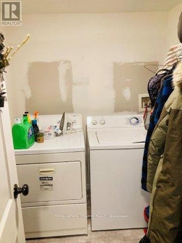 268 Carrie Street, Strathroy-Caradoc (Nw), ON - Indoor Photo Showing Laundry Room