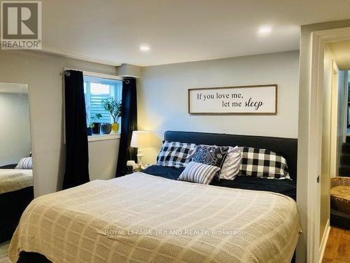 268 Carrie Street, Strathroy-Caradoc (Nw), ON - Indoor Photo Showing Bedroom