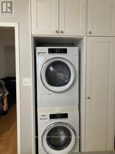 268 Carrie Street, Strathroy-Caradoc (Nw), ON - Indoor Photo Showing Laundry Room