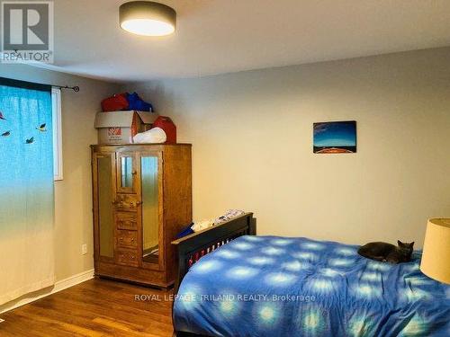 268 Carrie Street, Strathroy-Caradoc (Nw), ON - Indoor Photo Showing Bedroom