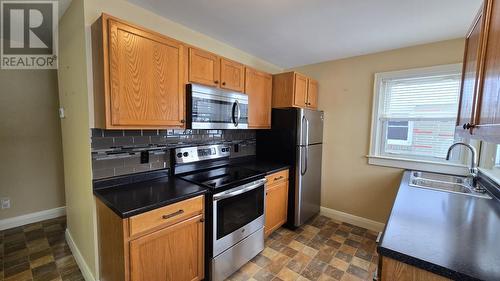 112 Hugill St, Sault Ste Marie, ON - Indoor Photo Showing Kitchen