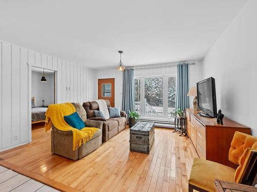 Living room - 1149 Ch. Des Hauteurs, Sainte-Lucie-Des-Laurentides, QC - Indoor Photo Showing Living Room