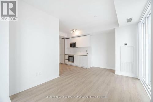 4905 - 8 Widmer Street, Toronto, ON - Indoor Photo Showing Kitchen