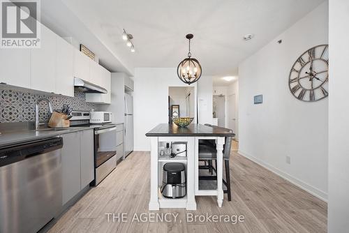 A603 - 3210 Dakota Common, Burlington (Alton), ON - Indoor Photo Showing Kitchen