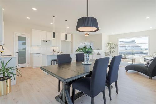 42 Harry Waytiuk Drive, East Selkirk, MB - Indoor Photo Showing Dining Room