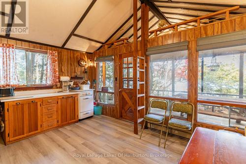 1017 Palace Drive, Dysart Et Al, ON - Indoor Photo Showing Kitchen