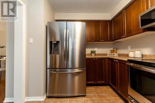 2249 Winlord Place, Oshawa, ON - Indoor Photo Showing Kitchen