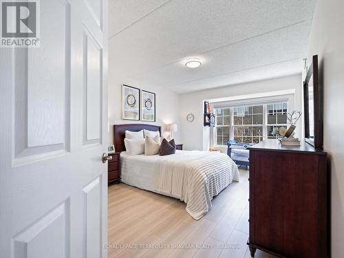 212 - 2065 Appleby Line, Burlington, ON - Indoor Photo Showing Bedroom