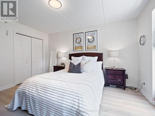 212 - 2065 Appleby Line, Burlington, ON - Indoor Photo Showing Bedroom