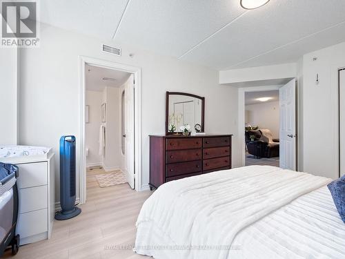 212 - 2065 Appleby Line, Burlington, ON - Indoor Photo Showing Bedroom