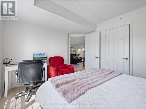 212 - 2065 Appleby Line, Burlington, ON - Indoor Photo Showing Bedroom