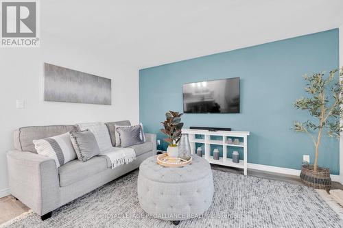 8 Loraine Avenue, Quinte West, ON - Indoor Photo Showing Living Room