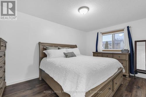 8 Loraine Avenue, Quinte West, ON - Indoor Photo Showing Bedroom