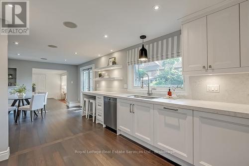 50 Burnet Street, Oakville (1002 - Co Central), ON - Indoor Photo Showing Kitchen With Upgraded Kitchen