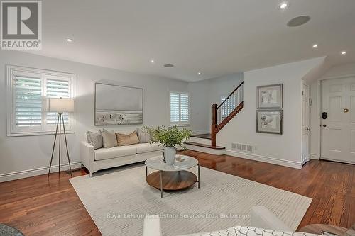 50 Burnet Street, Oakville (1002 - Co Central), ON - Indoor Photo Showing Living Room