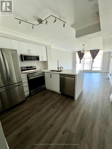 1103 - 650 Queens Quay Boulevard W, Toronto, ON - Indoor Photo Showing Kitchen