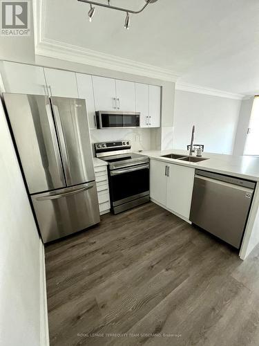 1103 - 650 Queens Quay Boulevard W, Toronto, ON - Indoor Photo Showing Kitchen With Double Sink