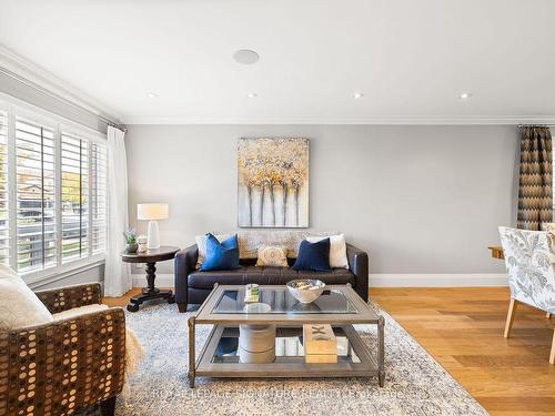 23 Hutton Cres, Caledon, ON - Indoor Photo Showing Living Room