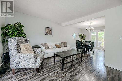 122 Stewart Street, Oakville, ON - Indoor Photo Showing Living Room