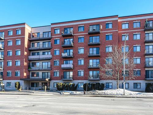 Parking - 405-1530 Av. Victoria, Longueuil (Greenfield Park), QC - Outdoor With Facade