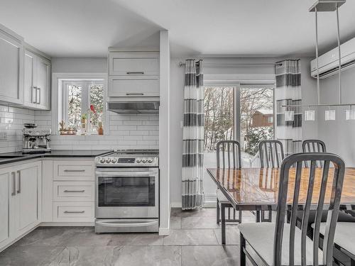 Vue d'ensemble - 958 Rue De La Rivière, Québec (Sainte-Foy/Sillery/Cap-Rouge), QC - Indoor Photo Showing Kitchen With Upgraded Kitchen