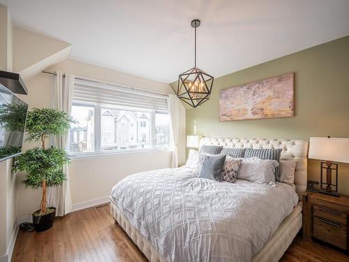 Chambre Ã  coucher principale - 50 Rue Rousseau, Saint-Constant, QC - Indoor Photo Showing Bedroom