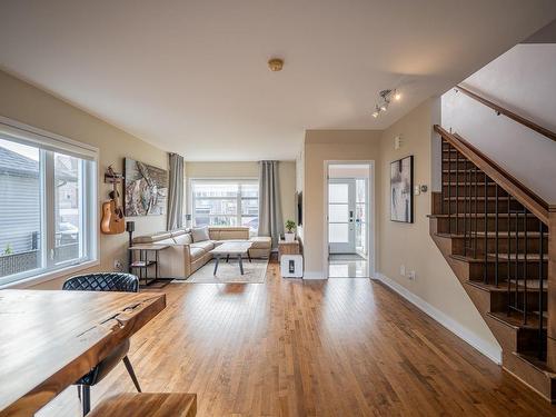 Salon - 50 Rue Rousseau, Saint-Constant, QC - Indoor Photo Showing Living Room