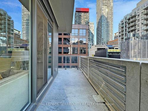 602-2221 Yonge St, Toronto, ON - Outdoor With Balcony