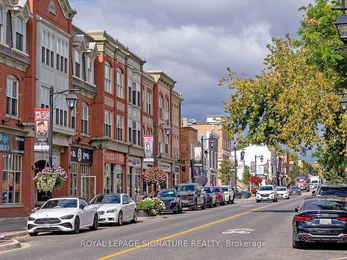 304-68 Main St N, Markham, ON - Outdoor With Facade