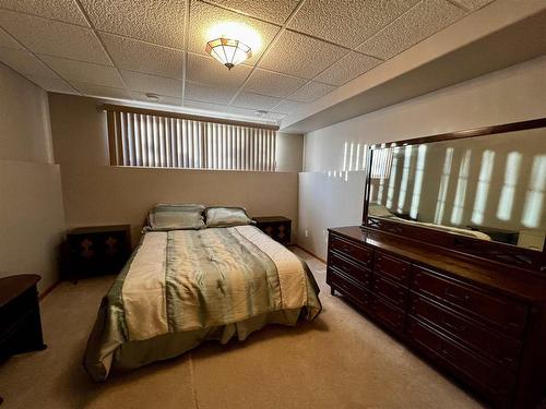 719 Porcupine Boulevard, Thunder Bay, ON - Indoor Photo Showing Bedroom