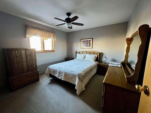 719 Porcupine Boulevard, Thunder Bay, ON - Indoor Photo Showing Bedroom