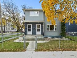 660 Warsaw AVE  Winnipeg, MB R3M 1C7