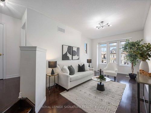 11 Gooseman Cres, Markham, ON - Indoor Photo Showing Living Room