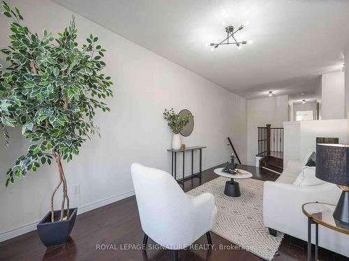 11 Gooseman Cres, Markham, ON - Indoor Photo Showing Living Room