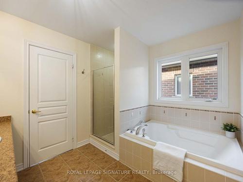 11 Gooseman Cres, Markham, ON - Indoor Photo Showing Bathroom